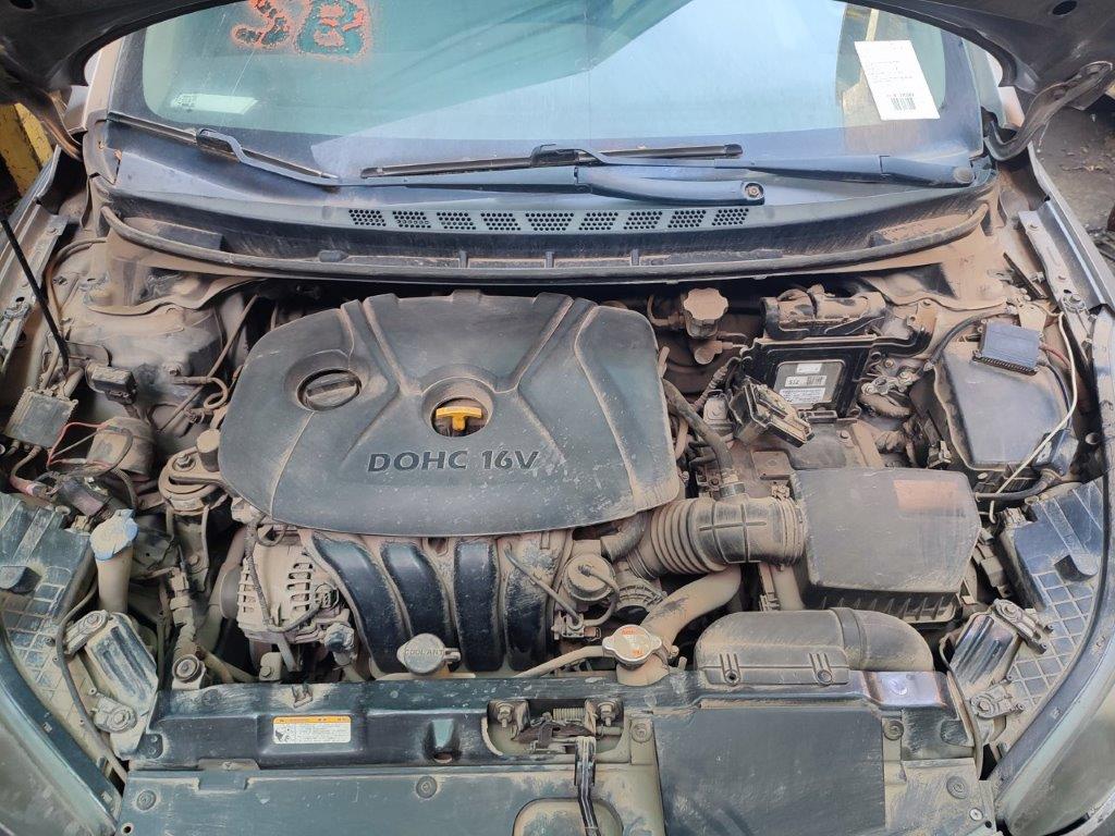  Hyundai ELANTRA 2012    EN DESARME